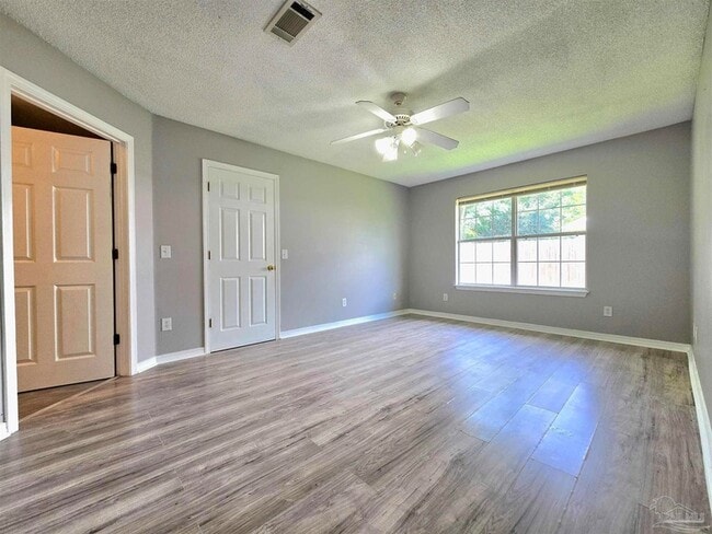 Building Photo - 6718 Fort Deposit Dr