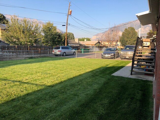 Building Photo - Orem Triplex
