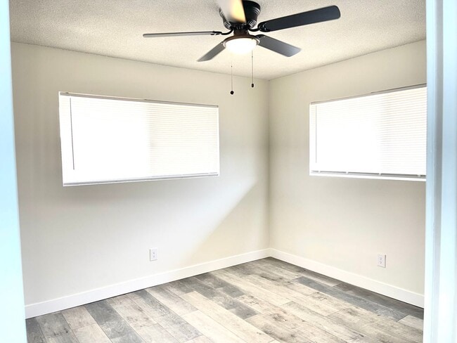 Building Photo - 319 S Alessandro St