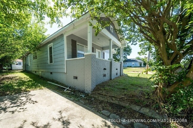 Building Photo - 620 N Moran St