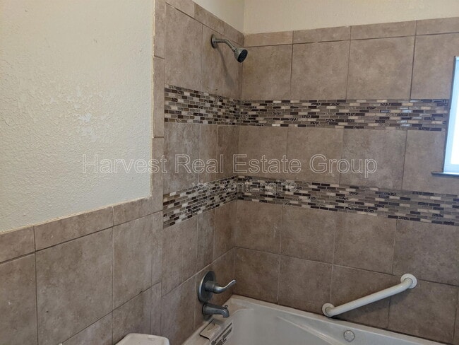 Building Photo - 9112 D St