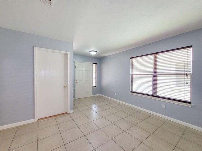 Building Photo - 19026 Yellow Thrush Dr