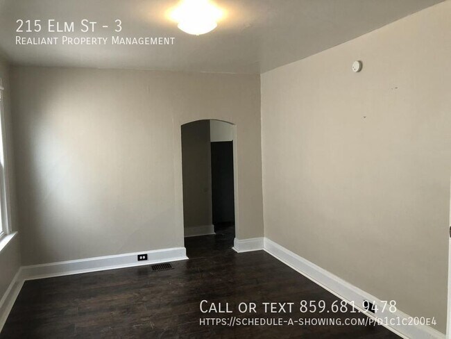 Building Photo - 215 Elm St