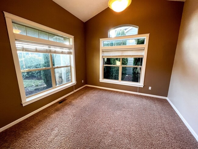 Building Photo - 1164 SW Sequoia Ln
