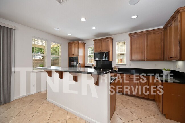 Building Photo - 2469 Kinsella Way