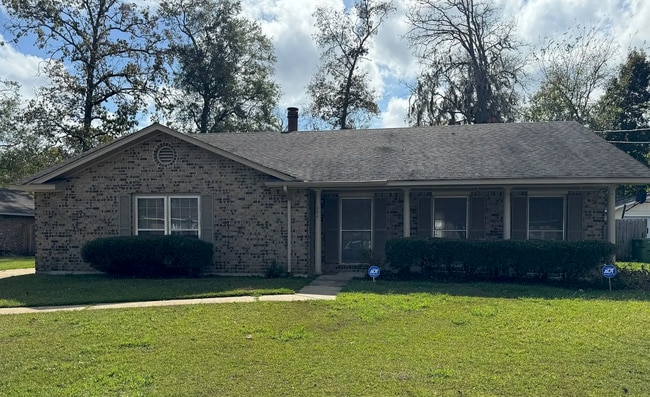 Building Photo - 654 Mayflower Dr