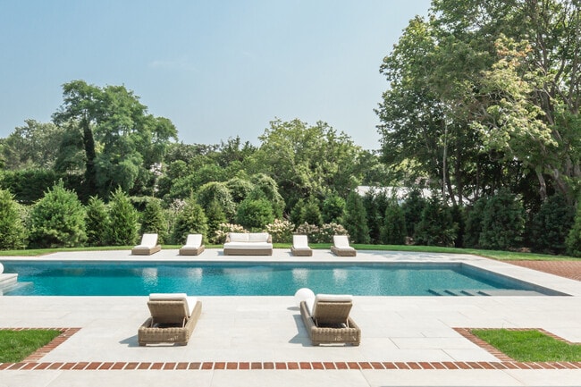 Building Photo - 126 Somerset Ave