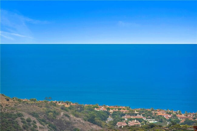 Building Photo - 28 Coral Reef