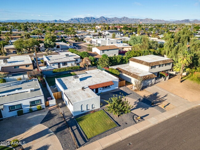 Building Photo - 8326 E Crestwood Way