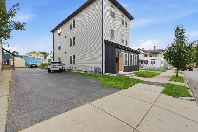 Building Photo - 71 Dewey St