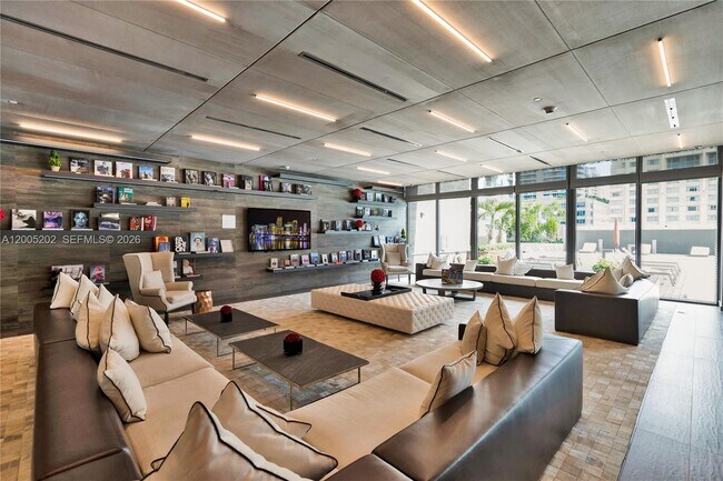 Building Photo - 1080 Brickell Ave