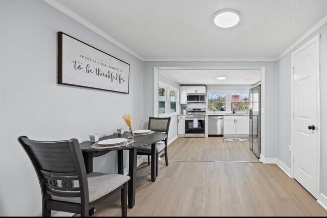 Building Photo - 3 Bed and 2 Bath Single Family Residence in Settlersway Lane