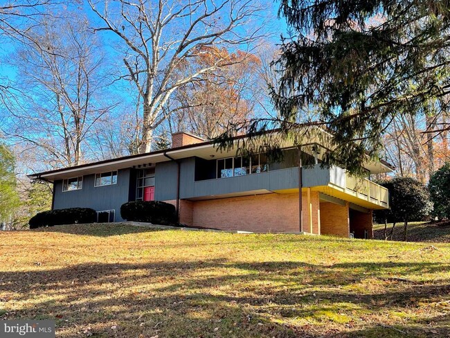 Building Photo - 9457 Boyds Turn Rd