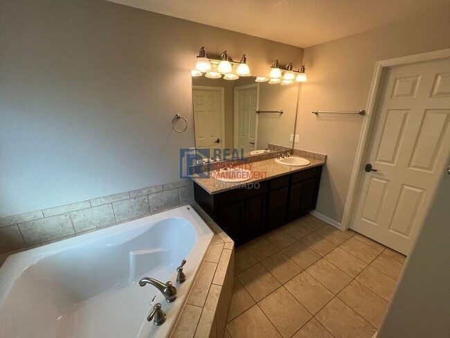 Building Photo - 572 Gallegos Cir