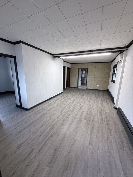 Building Photo - 3807 Pine Ave