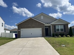 Building Photo - 4-Bedroom w/ Open Layout & Community Perks