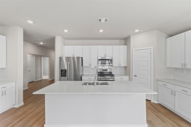Building Photo - 8019 Camphor Ct