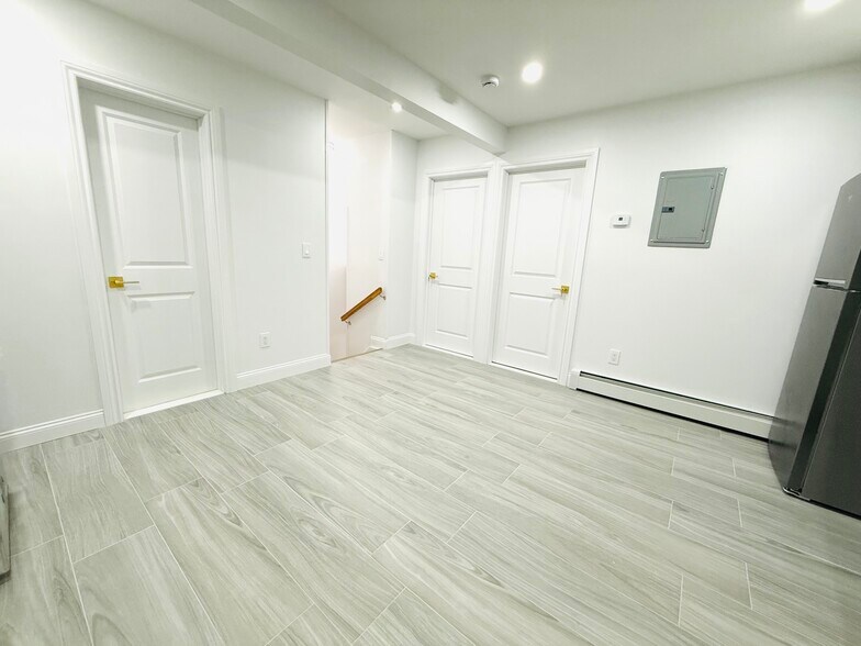 Unit 2 Living Space - 3334 208th St