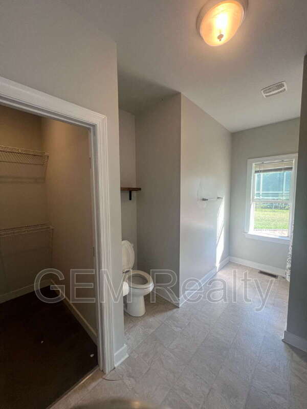 Building Photo - 90 Hickory Ridge Cir