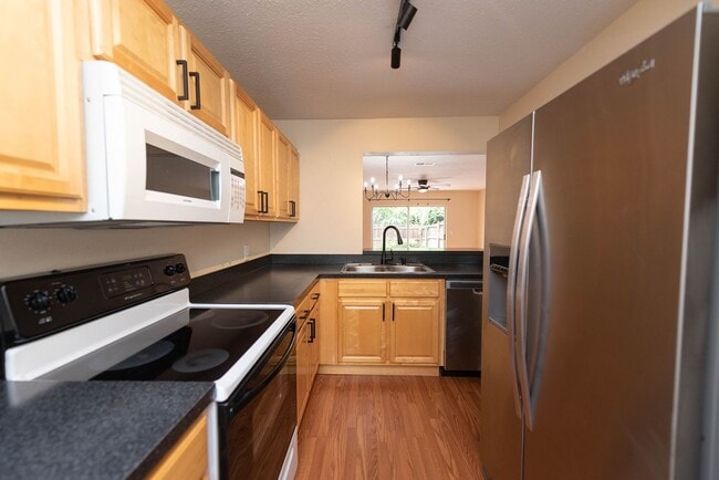 Building Photo - Townhome in Titusville