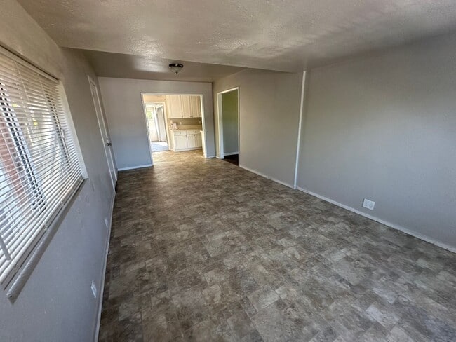 Building Photo - 3461 Ashley Ave