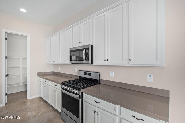 Building Photo - 19750 W Heatherbrae Dr