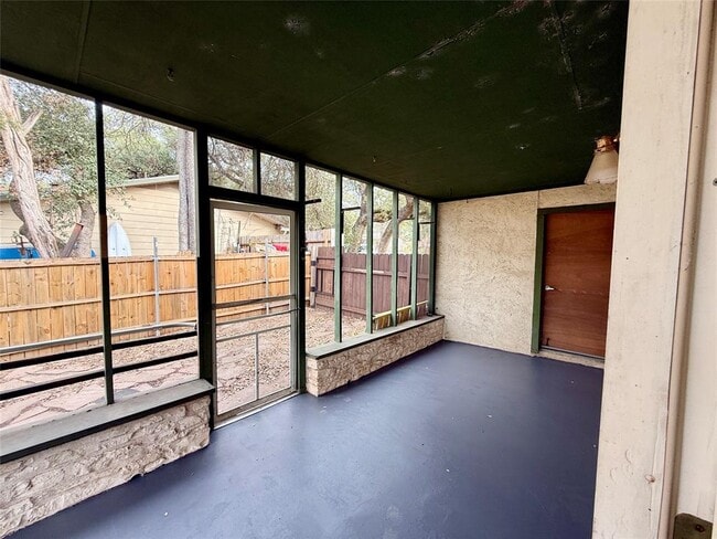 Building Photo - 9510 Newberry Dr