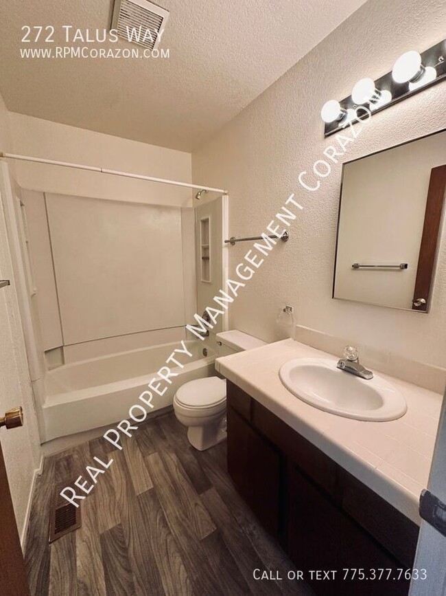 Building Photo - Two-Bedroom, Two-Bathroom Close to UNR...