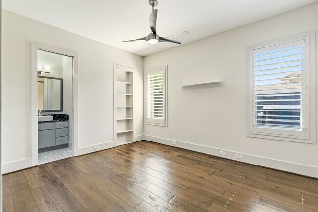 Building Photo - 3610 Oak Forest Dr