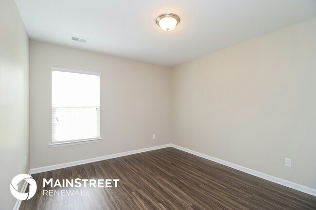 Building Photo - 270 Sawyer Ln