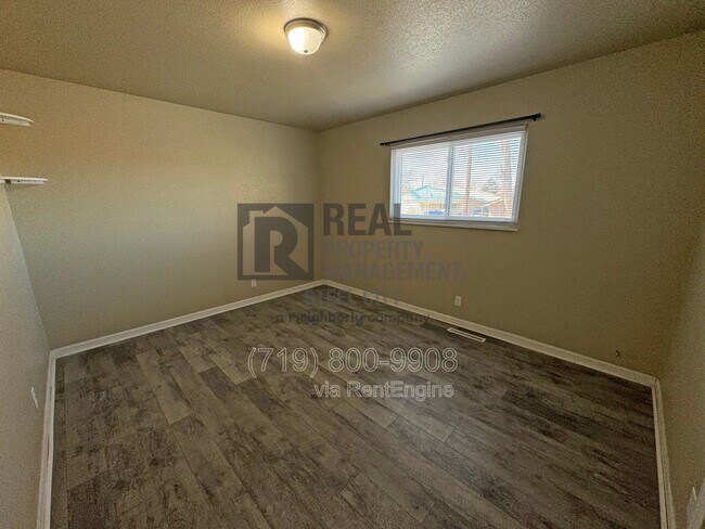 Building Photo - 3011 Aster St