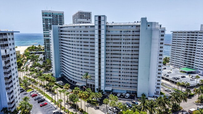 Building Photo - 2000 S Ocean Dr