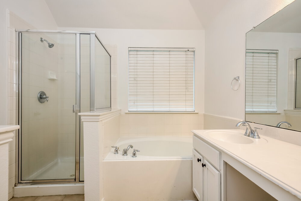 Building Photo - 308 Creekview Dr