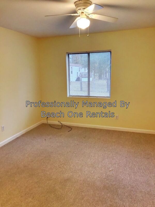 Building Photo - 615 Carter Ln