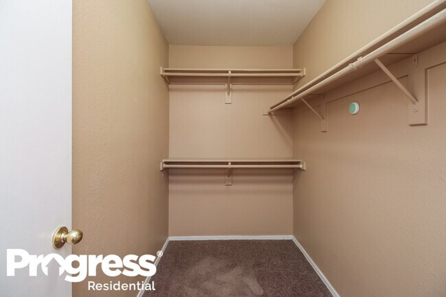 Building Photo - 9134 W Hazelwood St