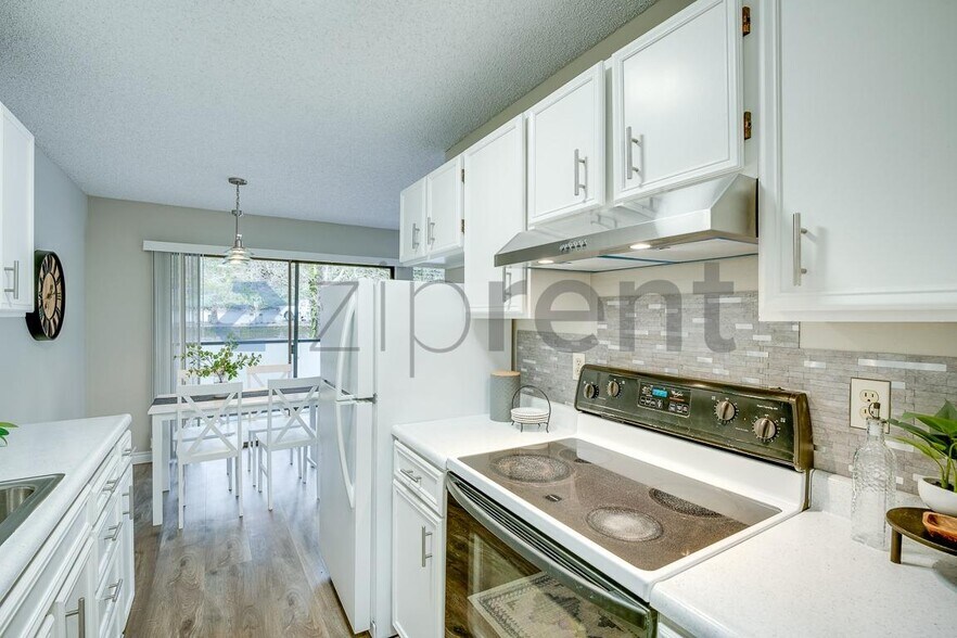 Building Photo - Unit 407