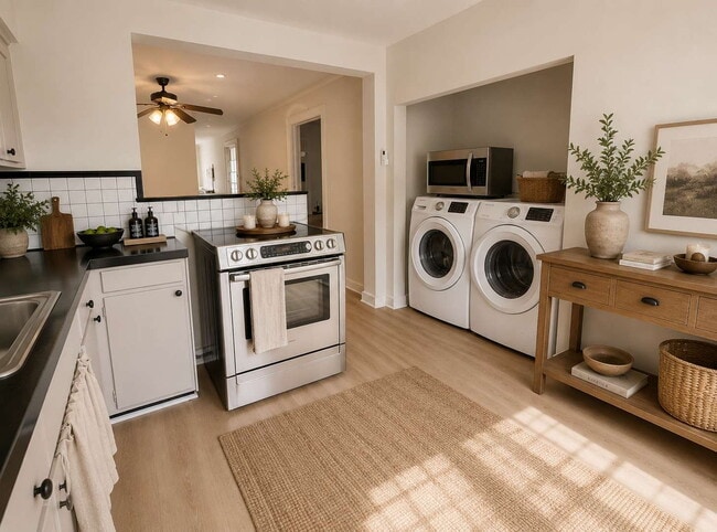 Building Photo - "Spacious 2-Bed, 2-Bath Oasis in Lake Worth Beach - Your Perfect Retreat Awaits!"
