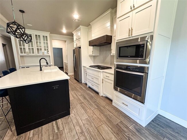 Building Photo - 8201 Crew Ln