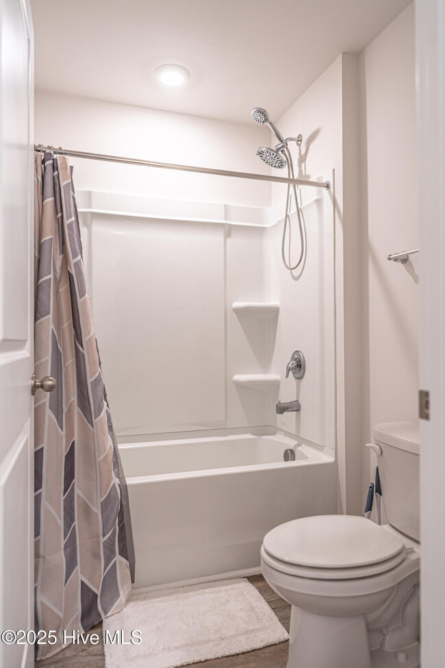 Building Photo - 3024 Paradise Way