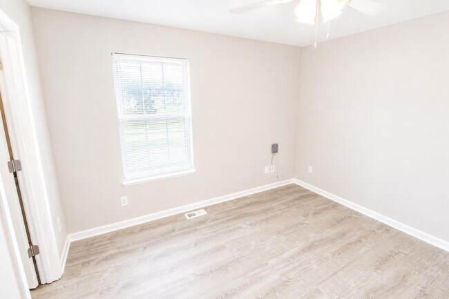 Building Photo - 1306 Godas Cir