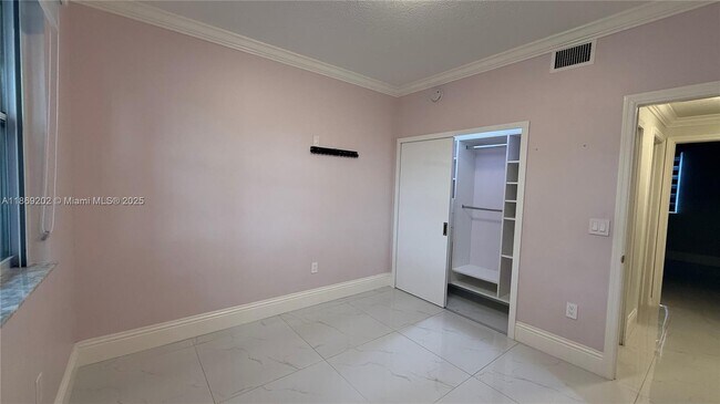 Building Photo - 8480 NW 139th Ln