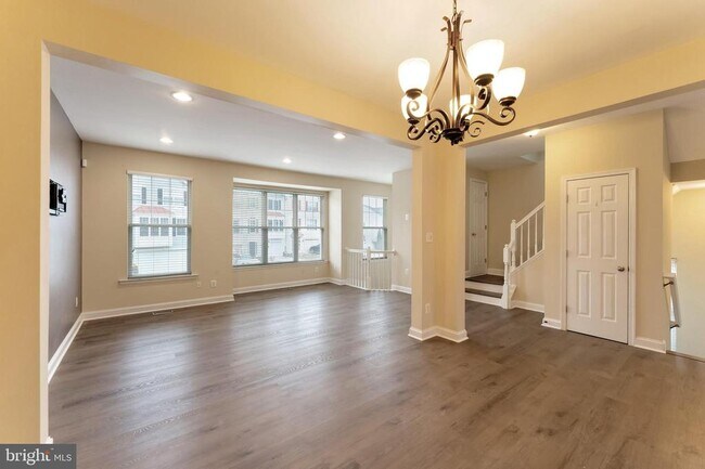 Building Photo - 43792 Sunset Terrace