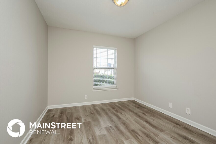 Building Photo - 1112 Sima Shabat Ct