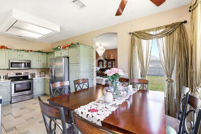Building Photo - 824 Lake Biscayne Way