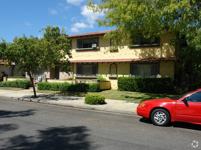 Building Photo - 1641 Brookvale Dr