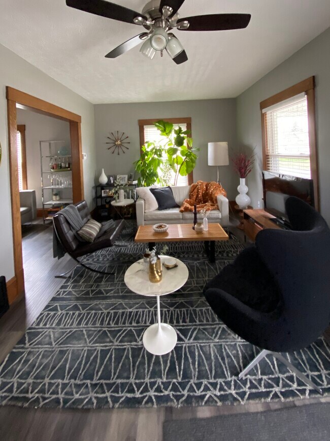 Building Photo - 239 Bachtel St SE