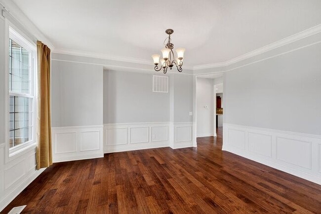 Building Photo - Modern Luxury with Waterfront Views in West Carmel