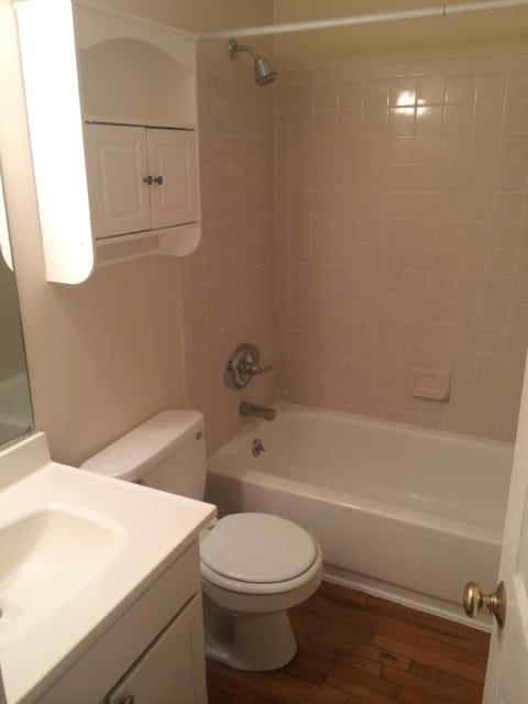 Building Photo - Sylvan Park!