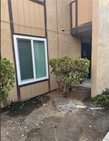 Building Photo - 1550 Ashlan Ave