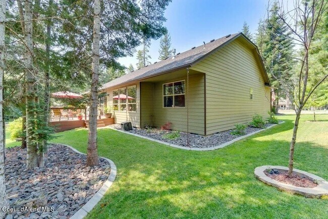 Building Photo - Pebble Creek